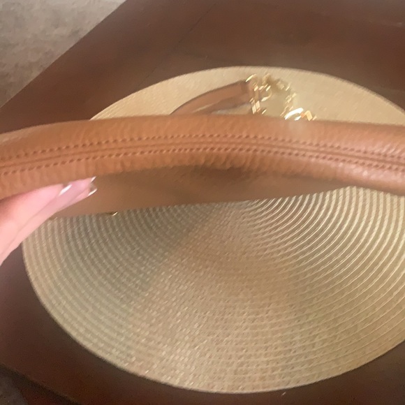 Tory Burch flat neutral versatile purse. Used once. Perfect condition - Picture 5 of 12